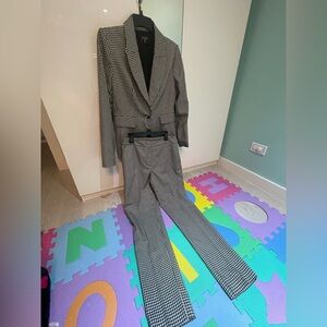 Tahari Houndstooth Blazer in Black and White